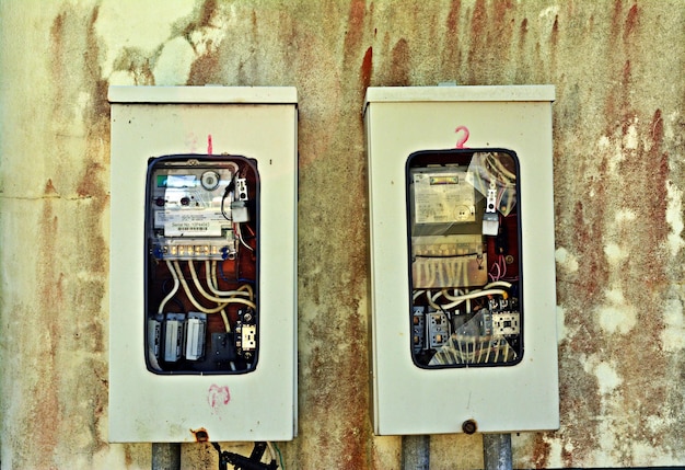 Acasă 60 Diferențele dintre siguranțele automate și cele clasice