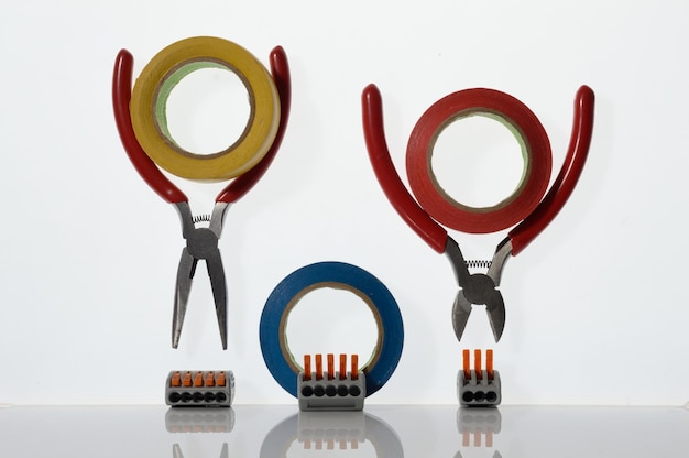 Cum influențează calitatea sculelor performanța instalațiilor electrice