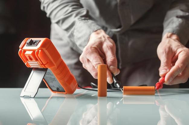 Acasă 40 De ce este esențială testarea rezistenței de izolație pentru cabluri