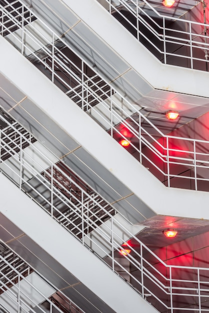 Acasă 64 Cum să instalați un sistem de detecție incendiu în spații comerciale mari