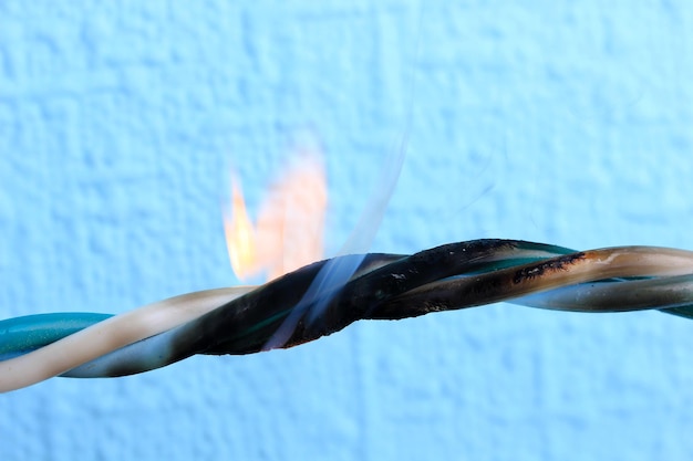 Ghid pentru alegerea cablurilor electrice rezistente la foc